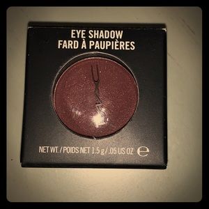 MAC: brand new in box eye shadow ‘sketch’